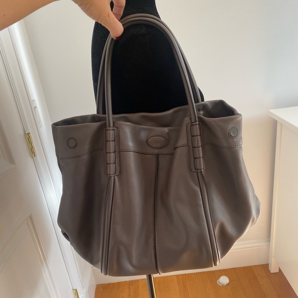 💎Quiet Luxury 💎TOD’s  Leather Hobo Shoulder Tote Bag Taupe (Brown/Gray) - Picture 6 of 11